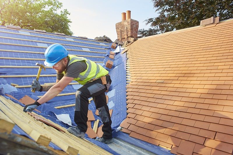 Replacing roof tiles